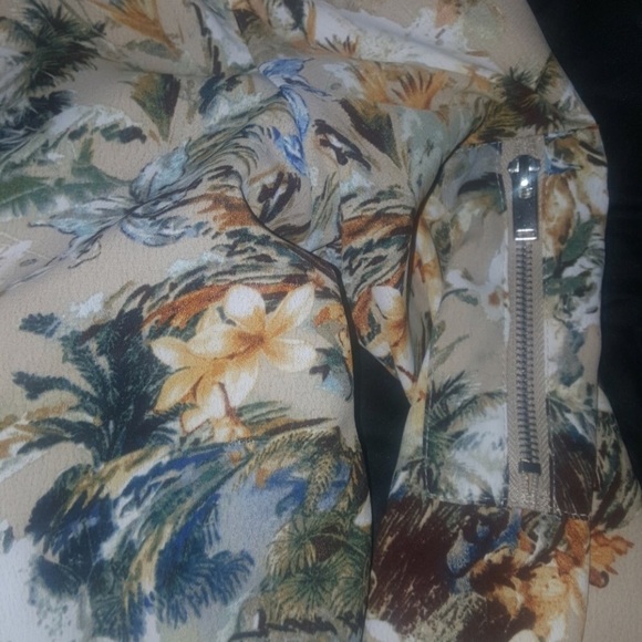 Brand new Philosophy Bomber /FIRM - Picture 3 of 7